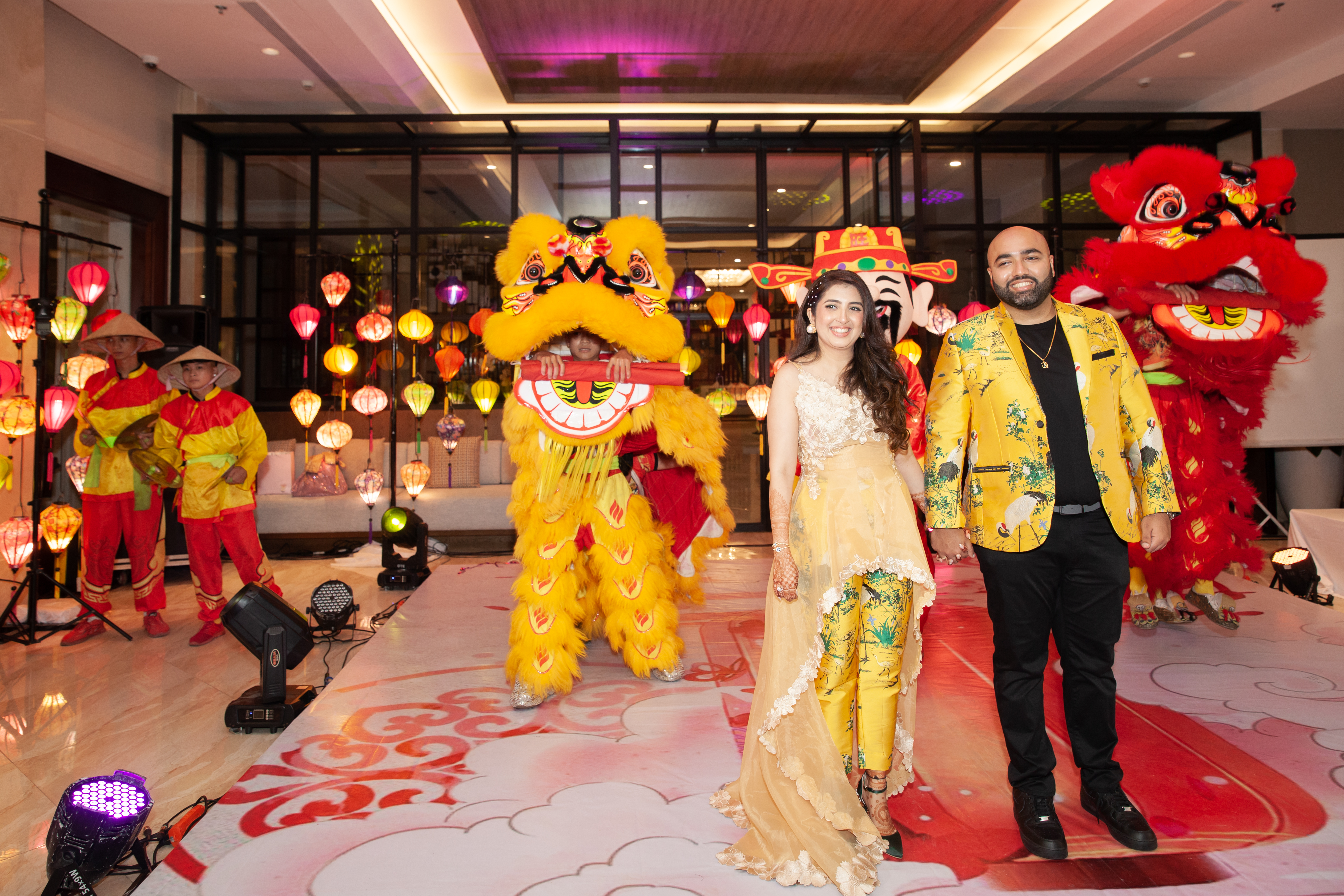 Biểu diễn nghệ thuật truyền thống chào đón cô dâu chú rể tại Danang Marriot Resort and Spa
